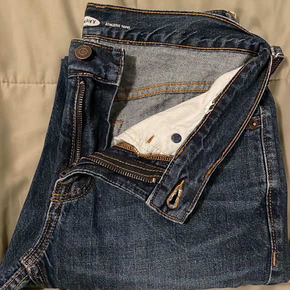 Old Navy 28 x 30 Men’s Athletic Taper Jeans Great Condition - Picture 3 of 4